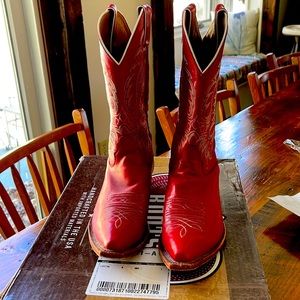Red cowgirl boots!
